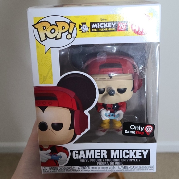 gamer mickey pop vinyl